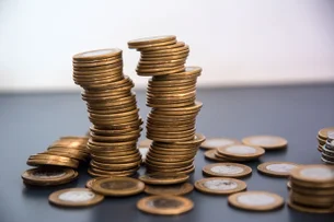 Quanto rende R$ 12.000 na poupança com a Selic a 14,75%?