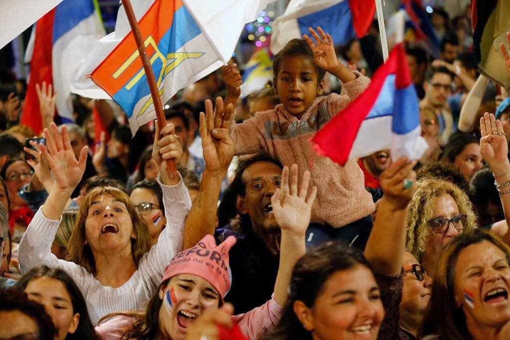Uruguai escolherá entre volta da direita e 4º mandato da esquerda