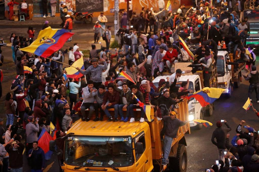 Governo e indígenas começam diálogo para conter violenta crise no Equador