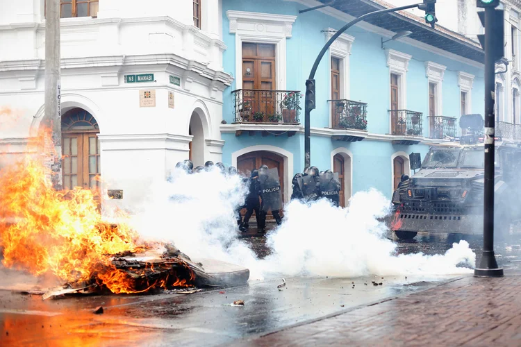 Equador: transportadores convocaram protestos contra o aumento do preço dos combustíveis  (Daniel Tapia/Reuters)