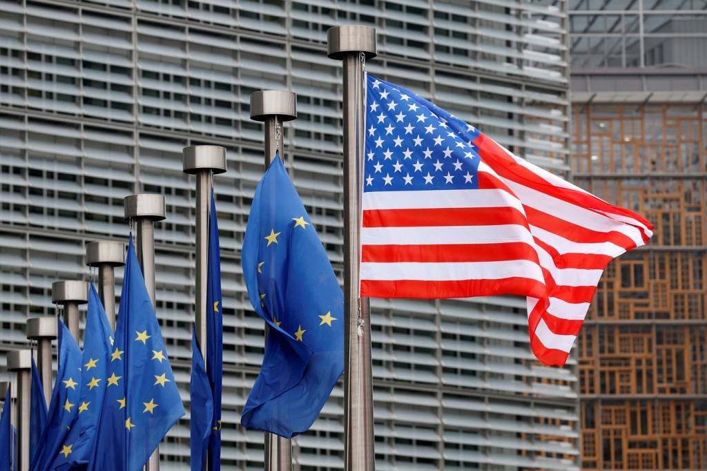 EUA vão impor tarifa de 10% sobre aeronaves da União Europeia