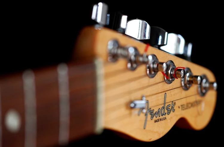 Fender: marca tradicional tenta manter o interesse de jovens em aprender a tocar guitarras e outros instrumentos musicais (Max Rossi/Reuters)