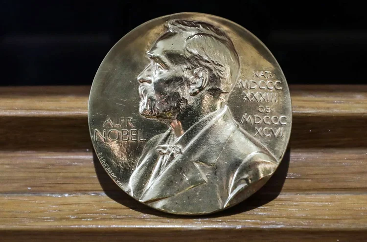 Prêmio: a Academia Sueca concede 16 prêmios, dos quais o mais prestigioso é o Nobel de Literatura. (ergei Savostyanov\TASS/Getty Images)