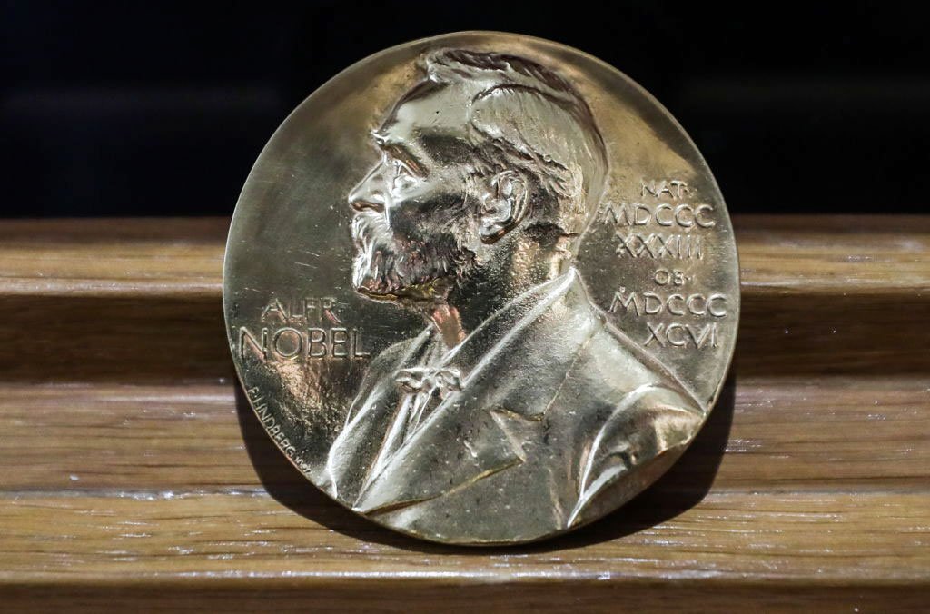 Prêmio: a Academia Sueca concede 16 prêmios, dos quais o mais prestigioso é o Nobel de Literatura. (Getty Images/ergei Savostyanov\TASS)