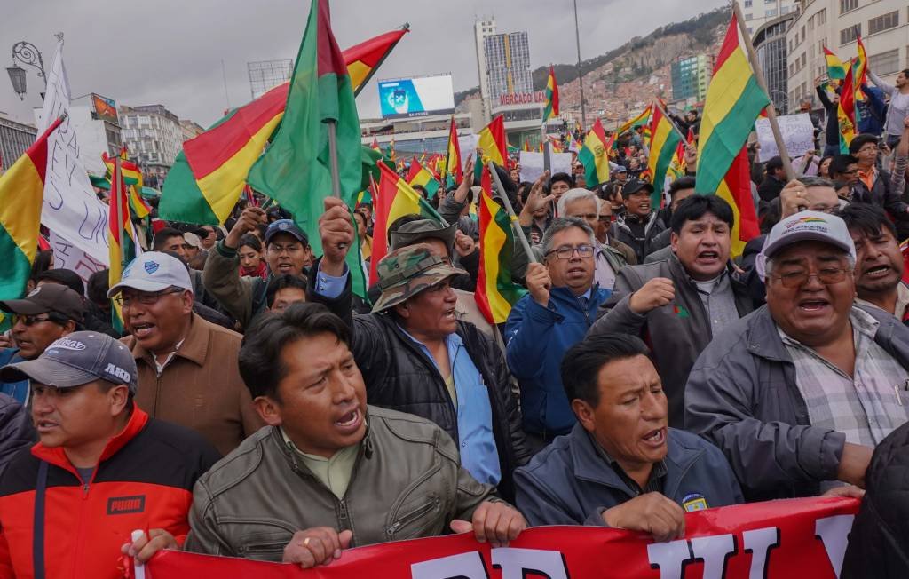 Novos protestos tomam as ruas na Bolívia contra reeleição de Morales