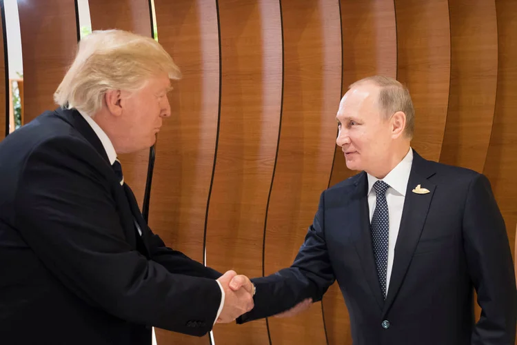 Donald Trump e Putin: "Não houve nada comprometedor na conversa entre Trump e (o presidente ucraniano Volodimir) Zelensk" (Handout / Comunicado/Getty Images)