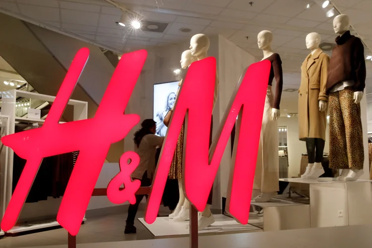 H&amp;M: empresa teve aumento no lucro trimestral, conforme balanço divulgado nesta quinta-feira (Arnd Wiegmann/Reuters)