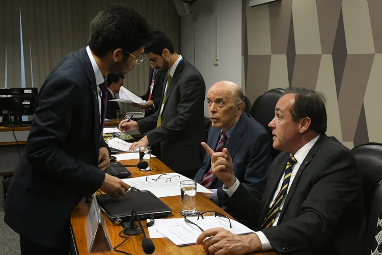 Kim Kataguiri e José Serra: postura do deputado surpreendeu alguns parlamentares e mesmo o Banco Central porque o relator Stephanes Junior já havia promovido alterações na MP original (Roque de Sá/Agência Senado)