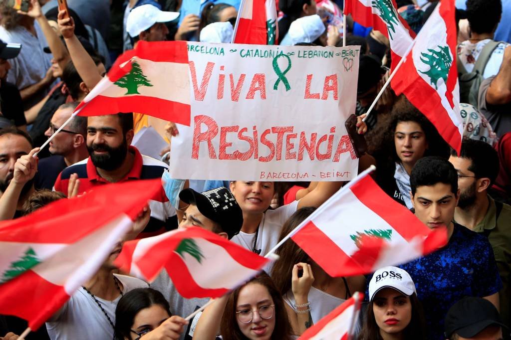 Líbano tem mais um dia de protesto contra políticos acusados de corrupção