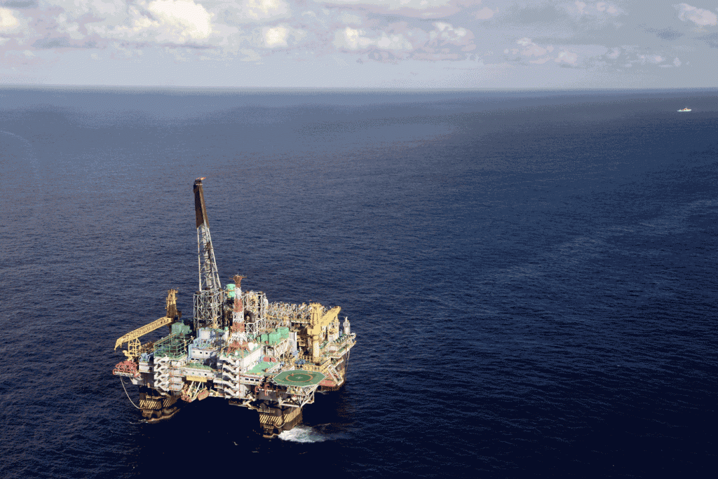 Plataforma de petróleo: 16ª Rodada de Licitações acontece na Barra da Tijuca nesta quinta-feira (10) (https://classic.exame.com/noticias-sobre/petrobras//Bloomberg)