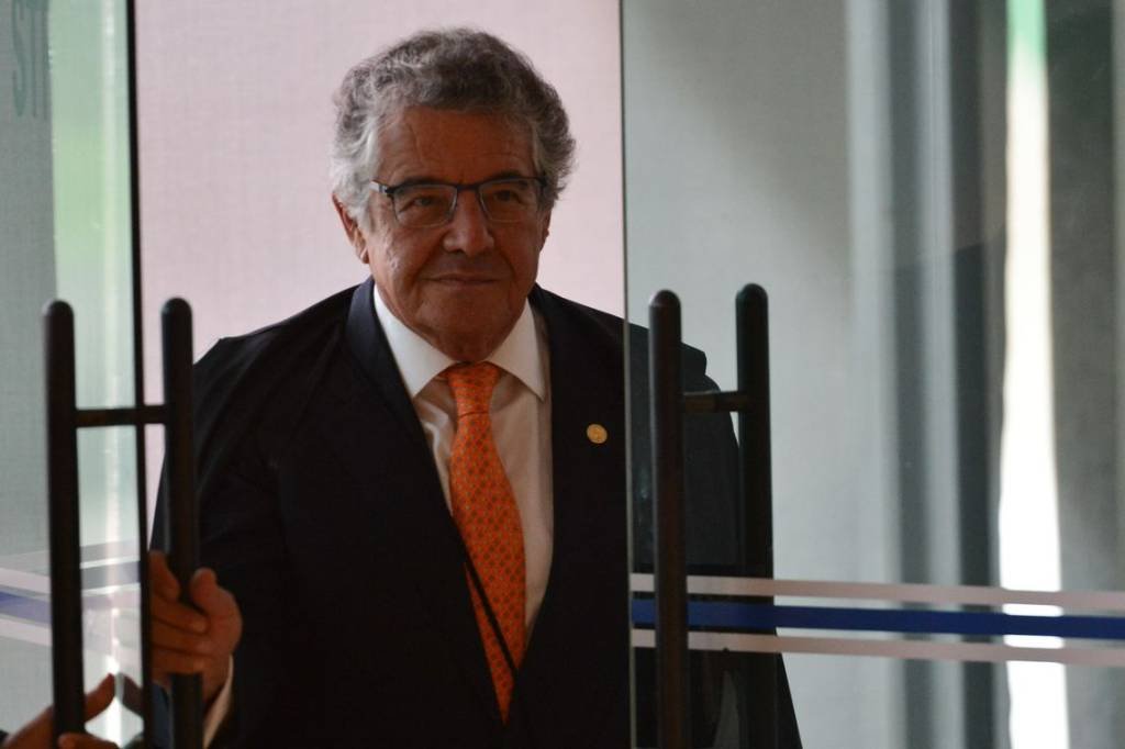 Marco Aurélio recomenda que Bolsonaro "tire o pé das redes sociais"