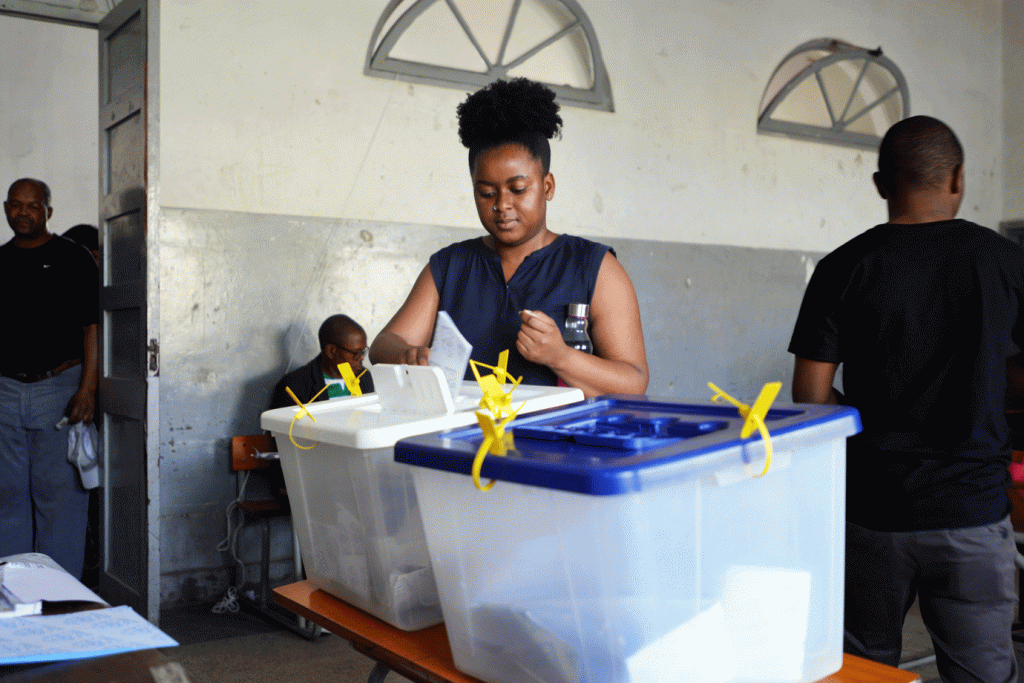 Moçambique tem eleições gerais após violenta campanha eleitoral