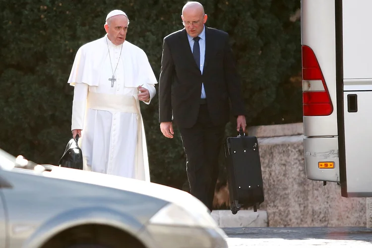 Papa Francisco e Domenico Giani: segurança era o principal guarda-costas do pontífice (Tony Gentile/Reuters)