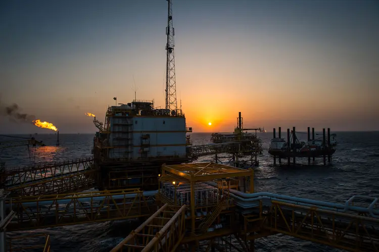 Petróleo: Com relação apenas ao petróleo, foram 3,513 milhões de barris por dia (Ali Mohammadi/Bloomberg)
