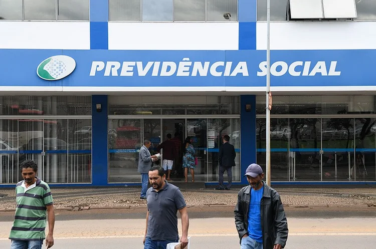 Previdência: entre outros pontos, a reforma adotou idade mínima de aposentadoria tanto para quem trabalha na iniciativa privada como para servidores públicos (Anderson Vieira/Agência Senado)