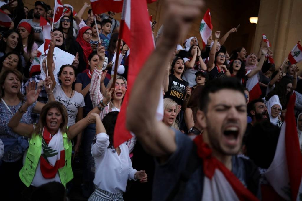 Líbano quebra tabu em protestos contra Hezbollah e líder xiita