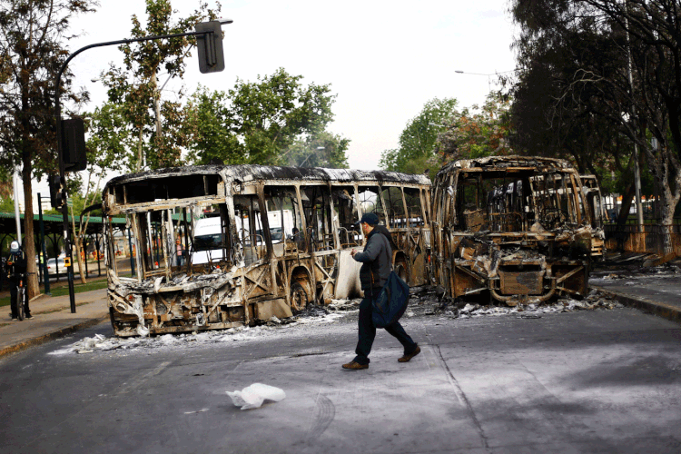 Chile: estopim para crise no país foi o reajuste dos preços das passagens de metrô em Santiago (Edgard Garrido/Reuters)