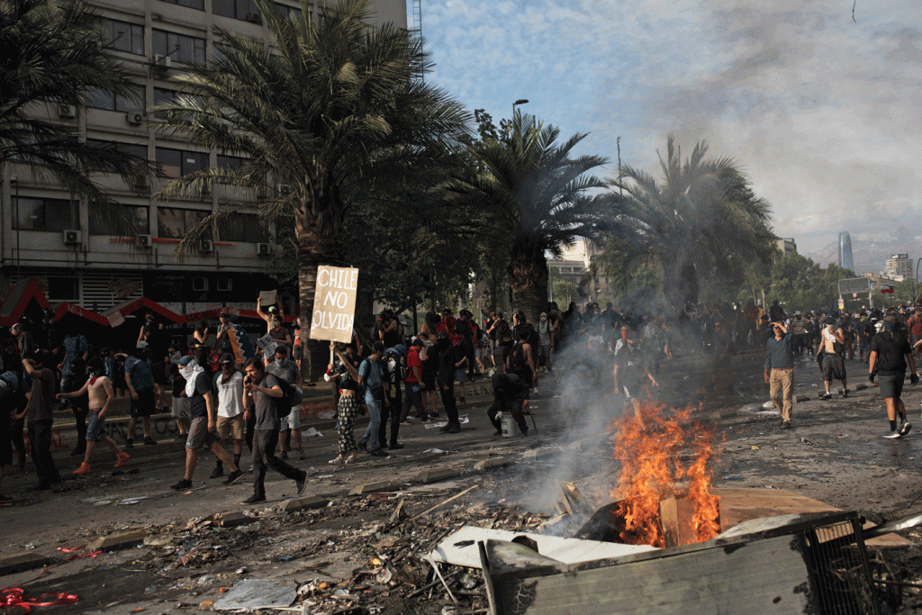 Papa Francisco pede fim de manifestações violentas no Chile