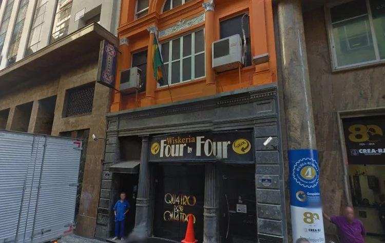 Quatro por quatro: espaço ficava no centro do Rio de Janeiro, e fumaça tomou a avenida Rio Branco, a Candelária e ruas próximas (Google Street View/Reprodução)