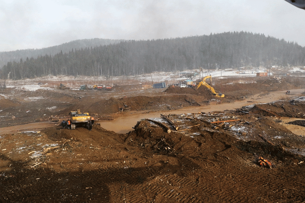 Colapso de barragem em mina de ouro na Rússia deixa ao menos 15 mortos