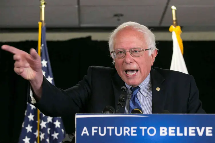 Bernie Sanders: o pré-candidato à presidência de 78 anos foi internado no início do mês para um procedimento cirúrgico  (Elijah Nouvelage/Reuters)