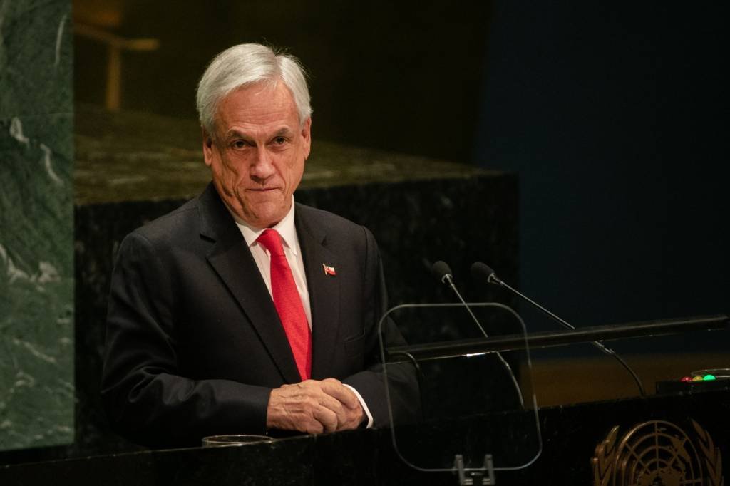 Piñera quer afrouxar a previdência do Chile, elogiada pelo Brasil