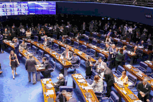 Imagem referente à matéria: Emendas parlamentares devem sofrer bloqueio de R$ 7,8 bilhões após anúncio de congelamento