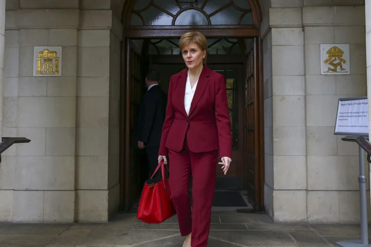 Sturgeon: primeira-ministra da Escócia diz que as circunstâncias devem ser as que evitem o risco de um Brexit sem acordo (Hollie Adams/Bloomberg)