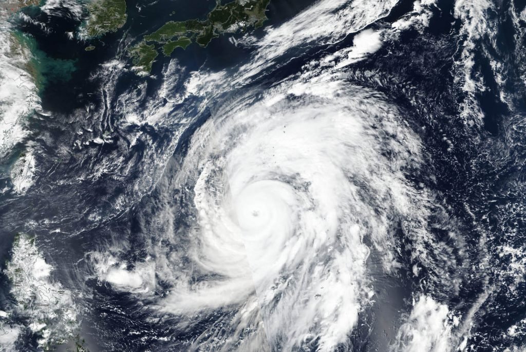 Tóquio se prepara para o que pode ser o pior tufão em 60 anos