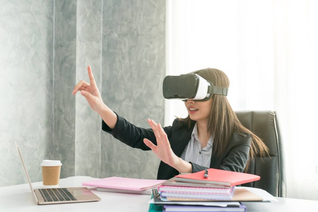 Realidade aumentada e realidade virtual: aplicações práticas