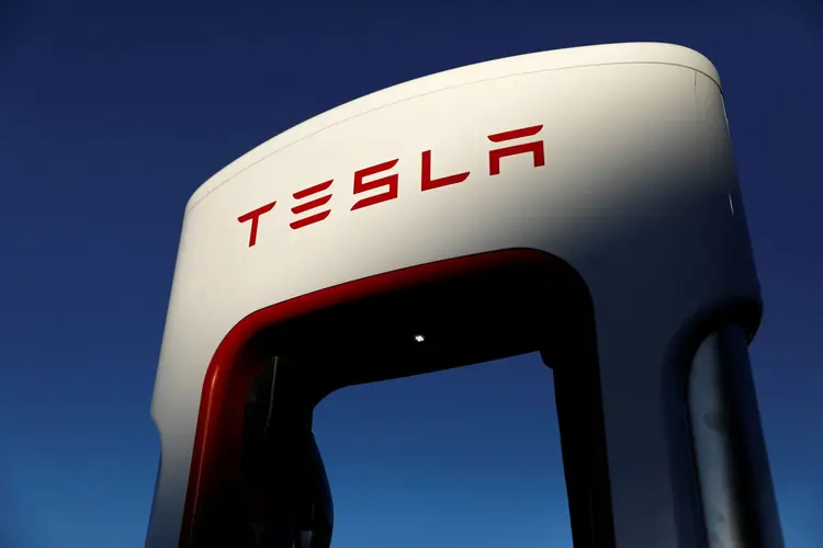 Tesla: nova fábrica na China tem capacidade de para produzir mais de 3 mil veículos por semana (Mike Blake/Reuters)