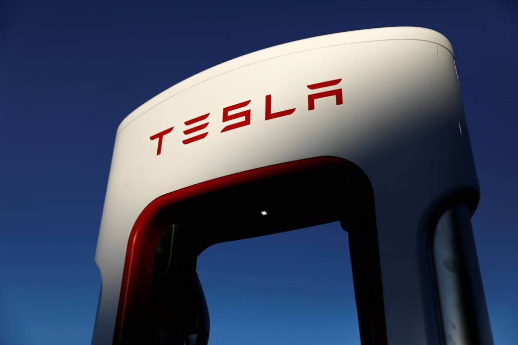 Tesla planeja elevar capacidade de superbateria na Austrália