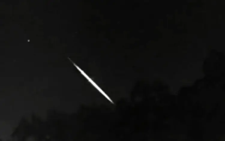 Meteoro: fenômeno é comum e foi gravado em 13 câmeras diferentes (Observatório de Campinas/Divulgação)