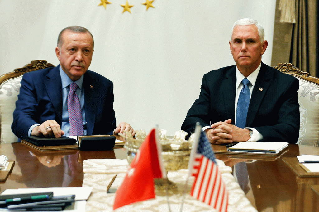 Mike Pence se reúne com Erdogan para pedir cessar-fogo na Síria