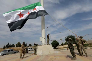 Primeiro dia pós queda de Assad tem saques e prisioneiros libertados