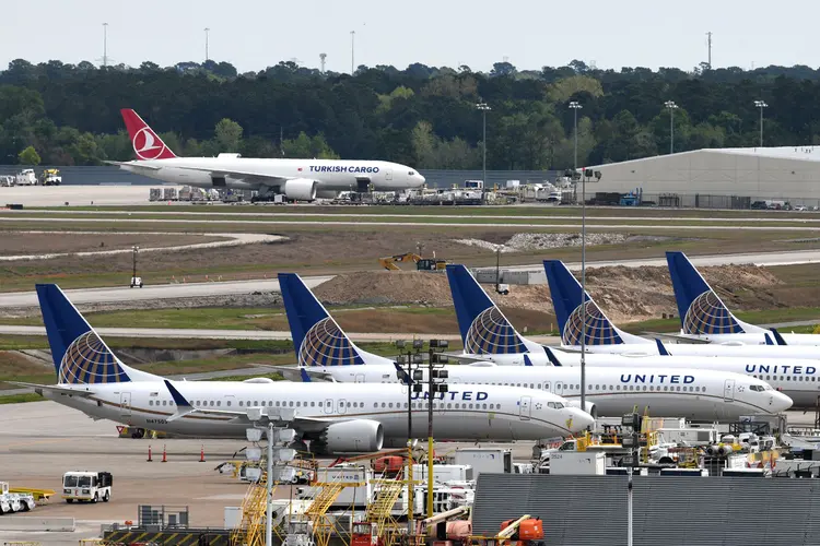 United: Delta Air Lines e United Airlines discutem como vão enxugar suas operações, enquanto a American Airlines Group está se livrando de aviões mais antigos (Loren Elliott/Reuters)