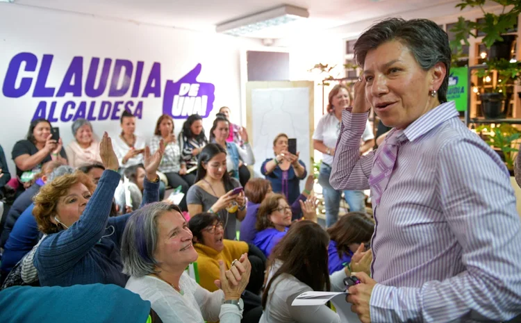 Claudia López: ex-senadora de 49 anos, do Partido Verde, é candidata a prefeita de Bogotá (Hector Velasco, David SALAZAR/AFP)