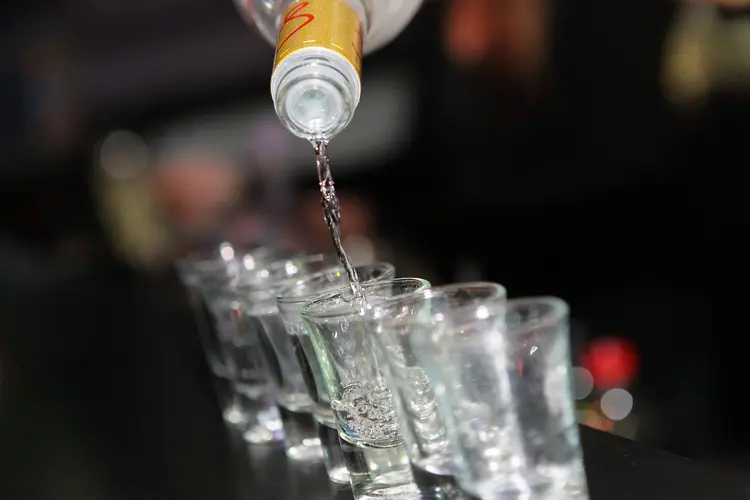 Vodca: Rússia é conhecida por sua paixão pela bebida (Irisphoto2/Getty Images)