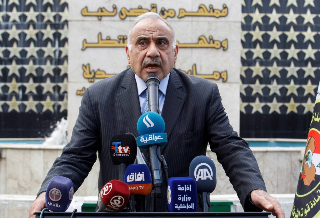 Primeiro-ministro do Iraque anuncia renúncia após dois meses de protestos