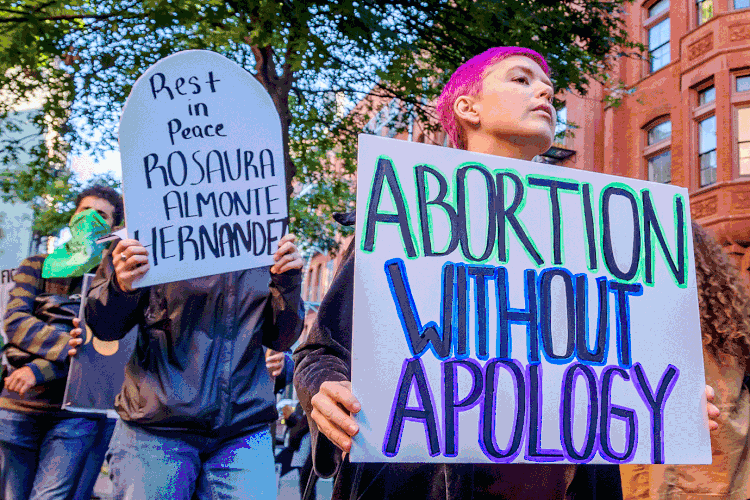 Abortos: segundo a ONG, 56 milhões foram realizados todos os anos no mundo (Erik McGregor / Colaborador/Getty Images)