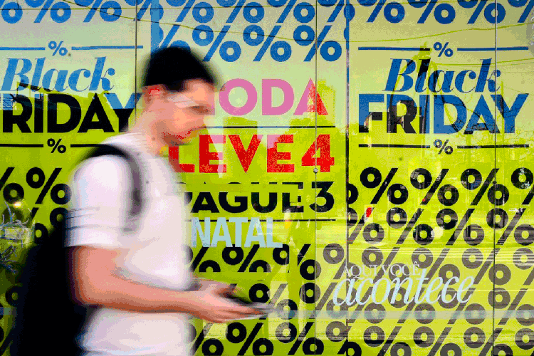 Black Friday: Magazine Luiza, Via Varejo e até YouTube têm atrações especiais para a segunda data mais importante para o varejo brasileiro (Rovena Rosa/Agência Brasil)