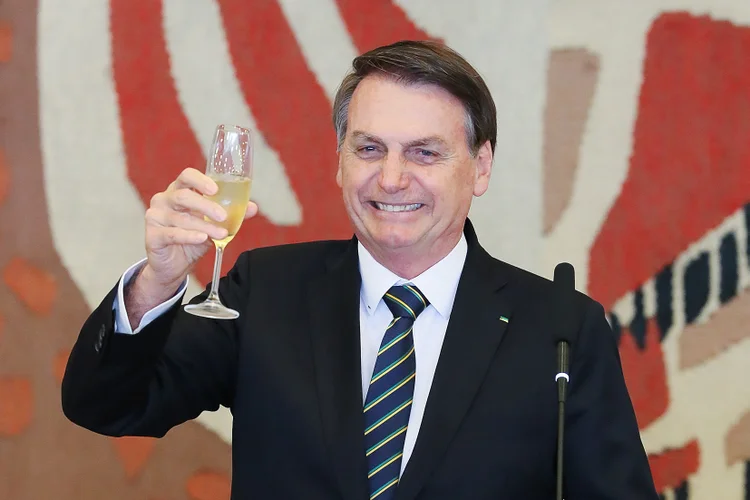 Bolsonaro: queda da popularidade do presidente desacelerou após resultados do PIB do 3º trimestre (Isac Nóbrega/PR/Flickr)