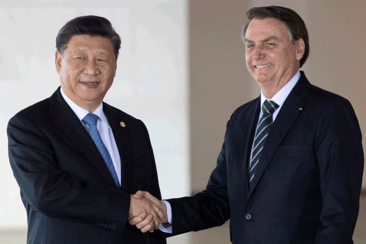Presidente da China, Xi Jinping, e o presidente Bolsonaro se encontram na cúpula dos Brics (Pavel Golovkin/Reuters)
