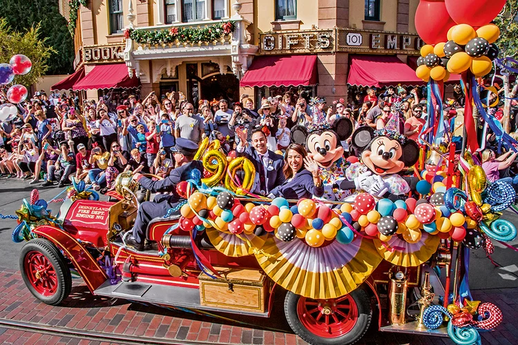 Celebração dos 90 anos da Disney no ano passado: a entrada da empresa no mundo do vídeo sob demanda eleva a disputa por audiência a níveis inéditos (Joshua Sudock/Disneyland Resort/Getty Images)