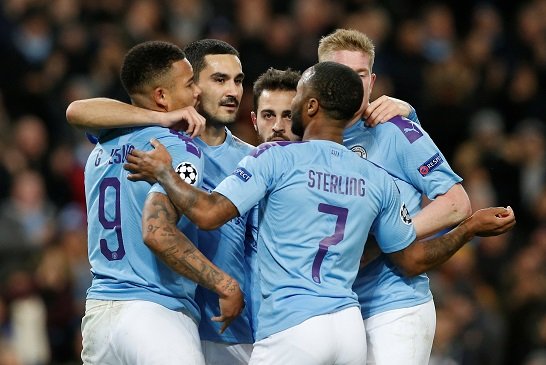 Punido por regra financeira, Manchester City encara mata-mata na Champions