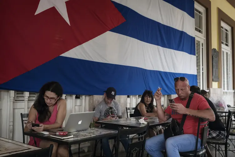 Cuba: ilha passa por dificuldades após os Estados Unidos colocarem em prática medidas para sufocar a economia do país (Francesco Pistilli/Bloomberg)