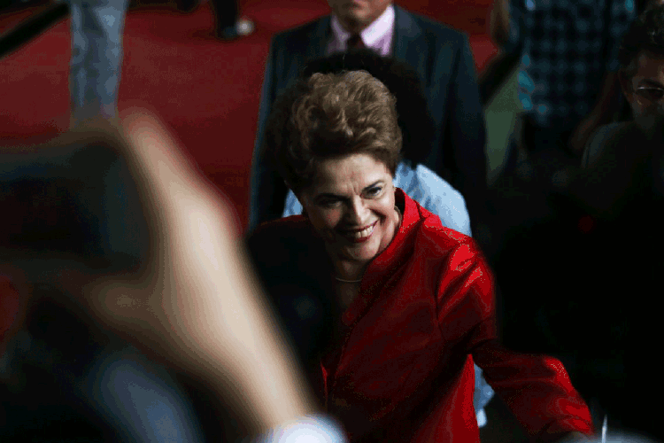 A narrativa de que Dilma teria sido inocentada pelo TRF-1 foi fomentada pelo presidente Lula durante discurso no Fórum Econômico Brasil-Angola (José Cruz/Agência Brasil)