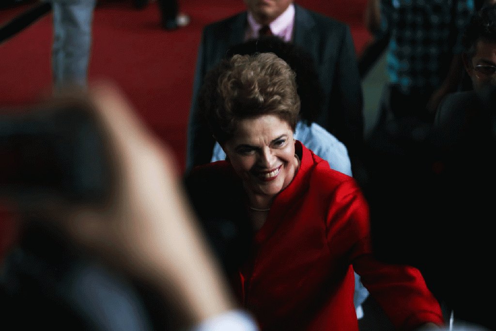 PT pede anulação de impeachment e devolução do mandato de Dilma de forma simbólica