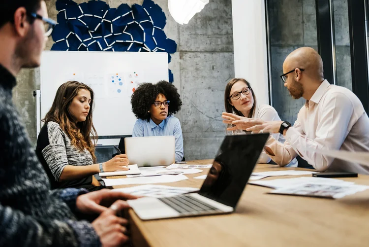 Lideranças do futuro precisarão desenvolver habilidades comportamentais para garantir o sucesso de seus times (foto/Getty Images)