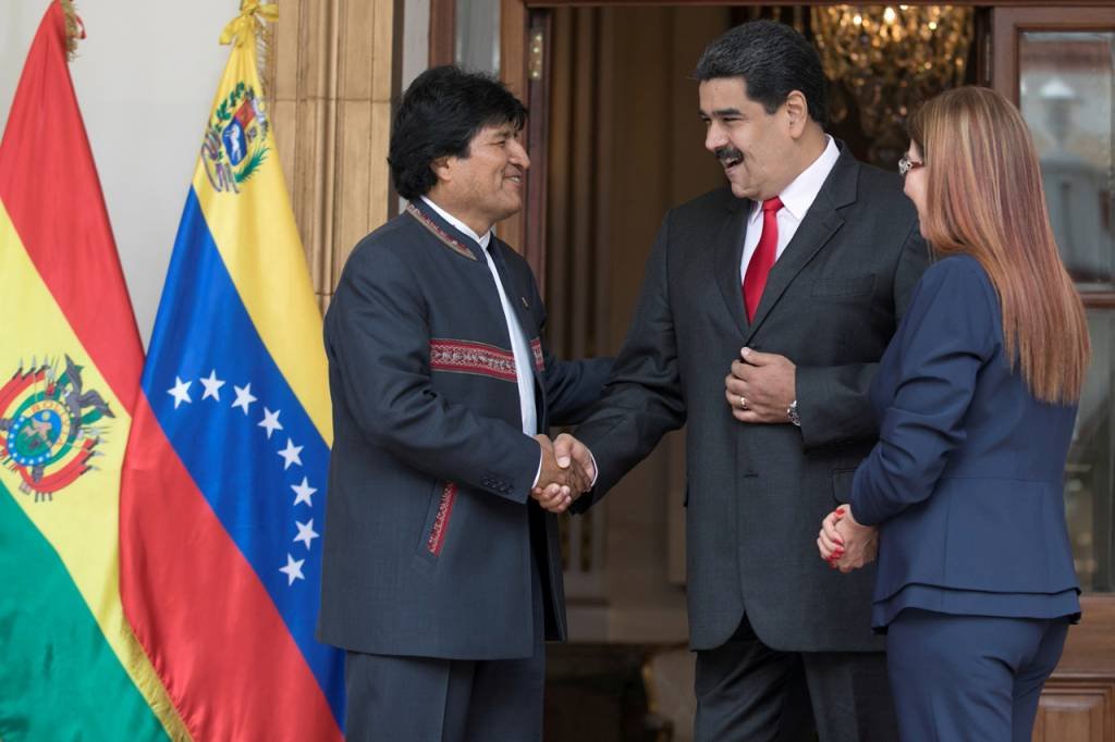 Por que Evo Morales caiu e Nicolás Maduro continua?